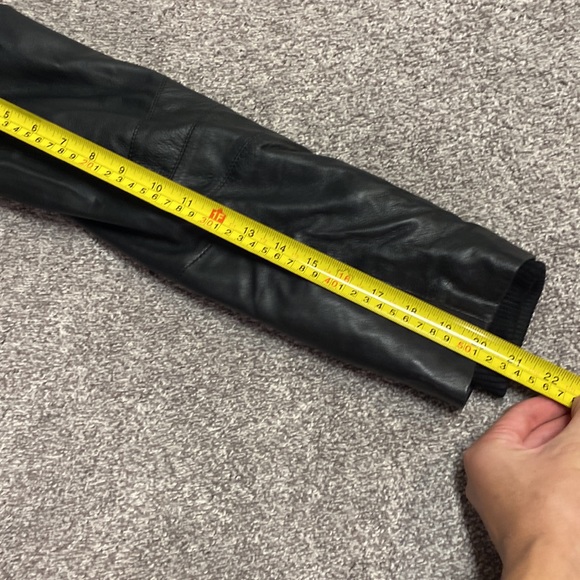 Danier Genuine Leather Women’s Winter Jacket Faux Fur - Picture 12 of 12